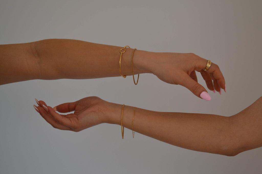 6K Gold Open Circle Bangle