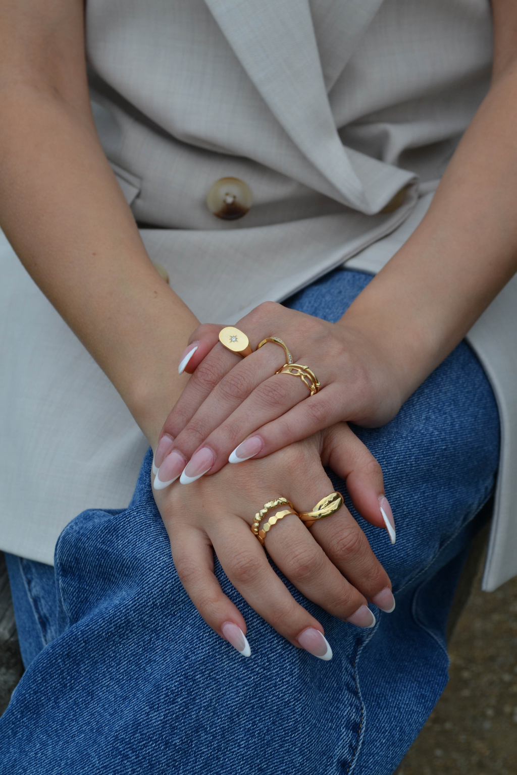 6K Gold Star Set Signet Ring